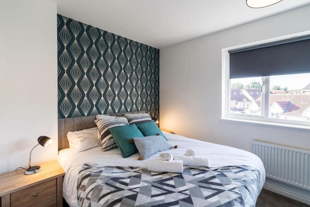 Contractor*Leisure*King Bed*Free Parking Image 1