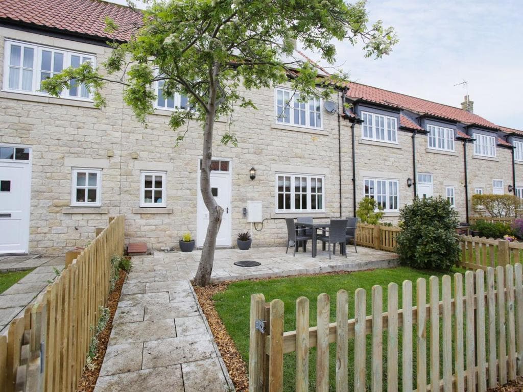 Pottergate Mews Image 1