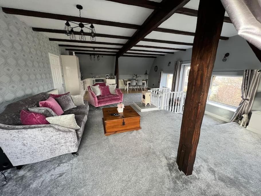The Loft @ Brighouse Image 1