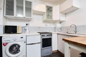 Lovely Flat in City Centre Leeds with free parking Image 2