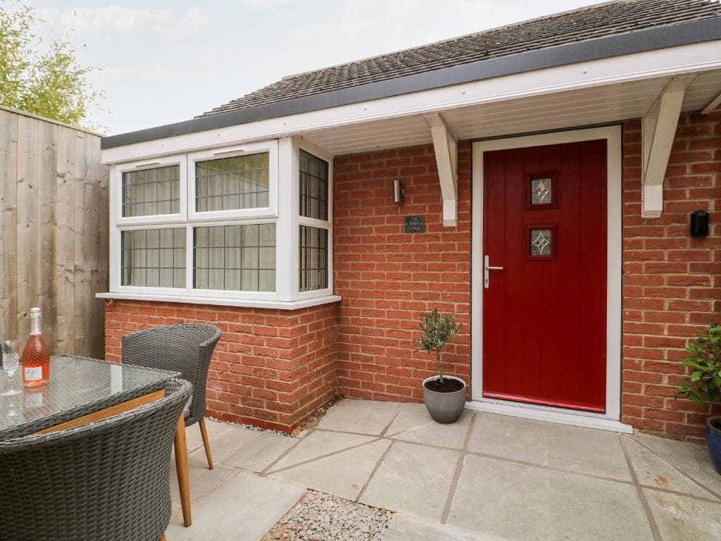 Robin Cottage Image 1