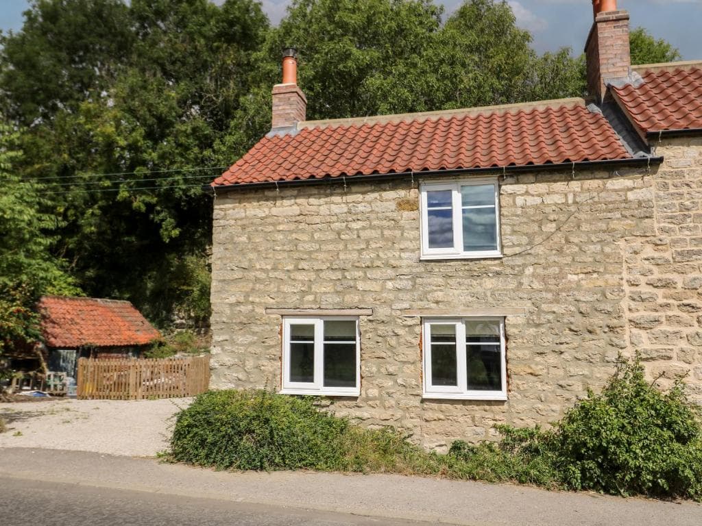Yon Cottage Image 1