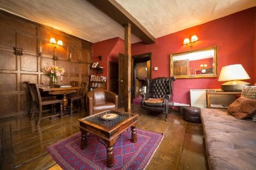 Trembling Madness Apartments Image 3