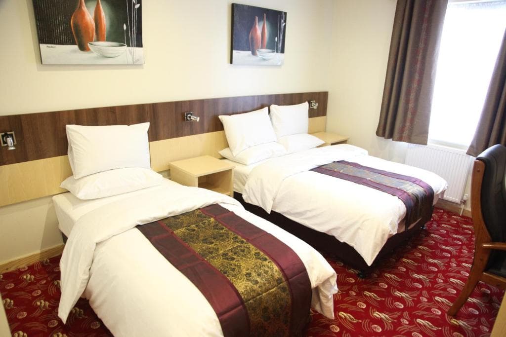 Cambridge Hotel Image 2