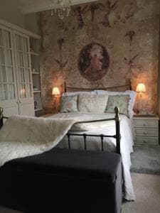 Hazel Manor Image 4