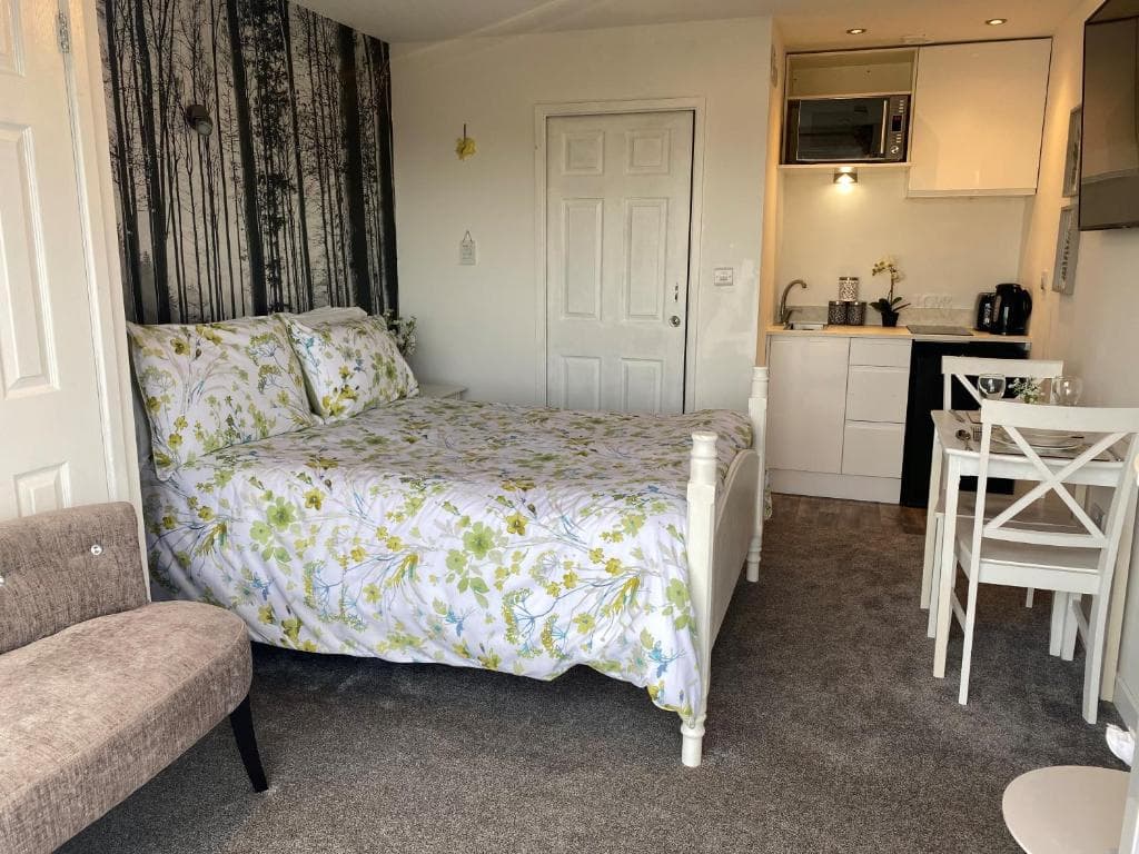 Studio 95 Image 4