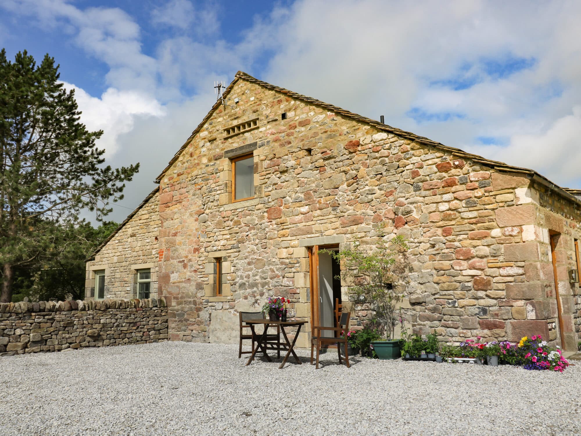 Foxstones Cottage Image 3