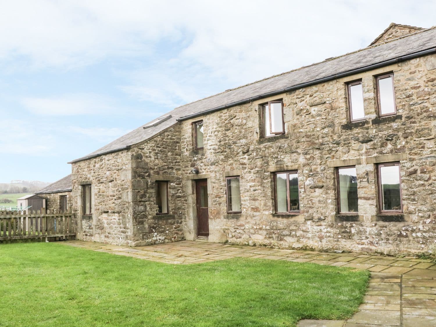 Orcaber Farmhouse Image 3