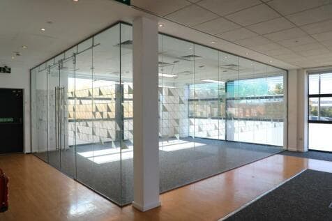 Office to rent Image 3