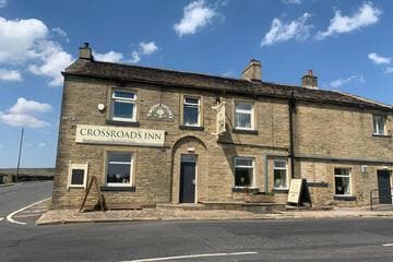 Accommodation at The Crossroads Inn in mixenden