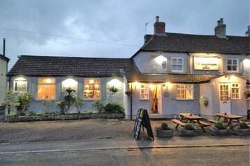 Accommodation at HOMESLY THE WOODMAN INN LTD in burneston