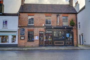 Accommodation at The George & Dragon Inn in chichestergoodwood airport