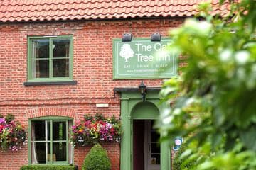 Accommodation at The Oak Tree Inn in helperby