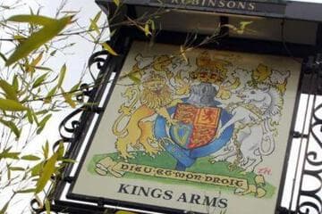 Accommodation at The Kings Arms in woodford aerodrome