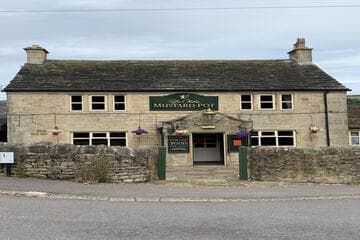 Accommodation at Ye Olde Mustard Pot in midhopestones