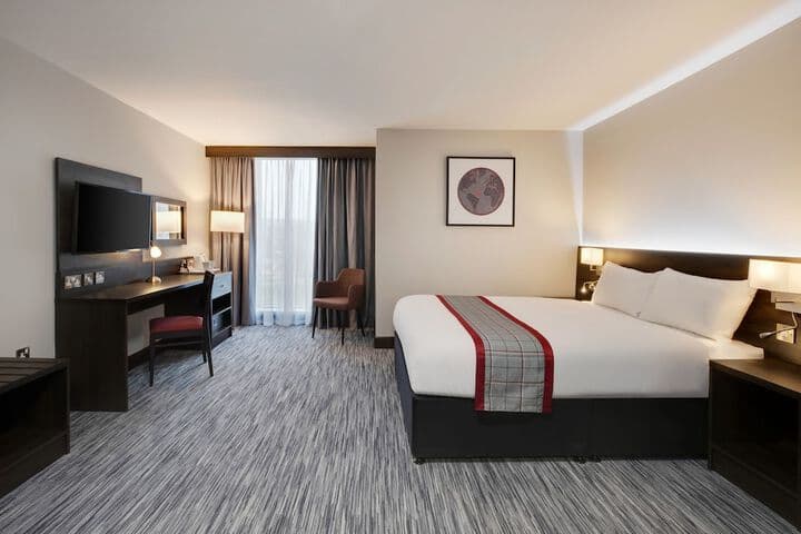Ramada by Wyndham Leeds East Image 12