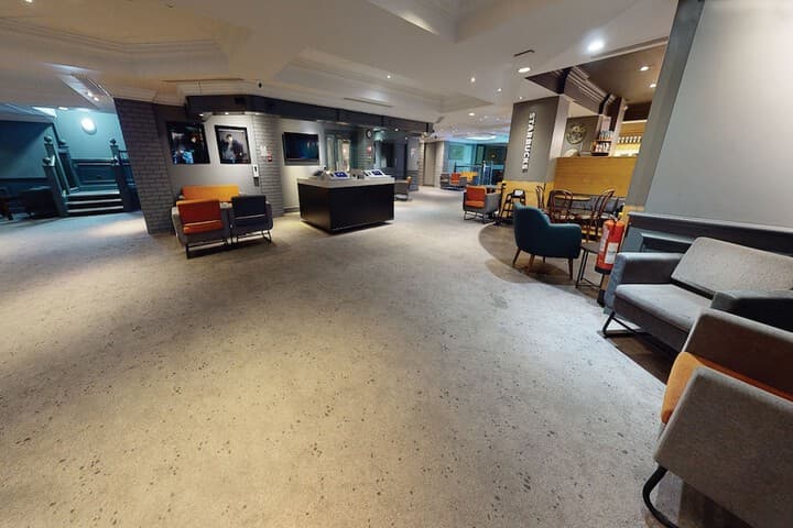 Village Hotel Leeds North Image 4