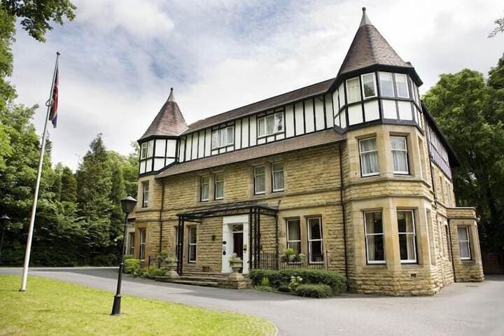 Haleys Hotel Image 2