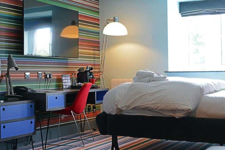 Village Hotel Leeds North Image 9