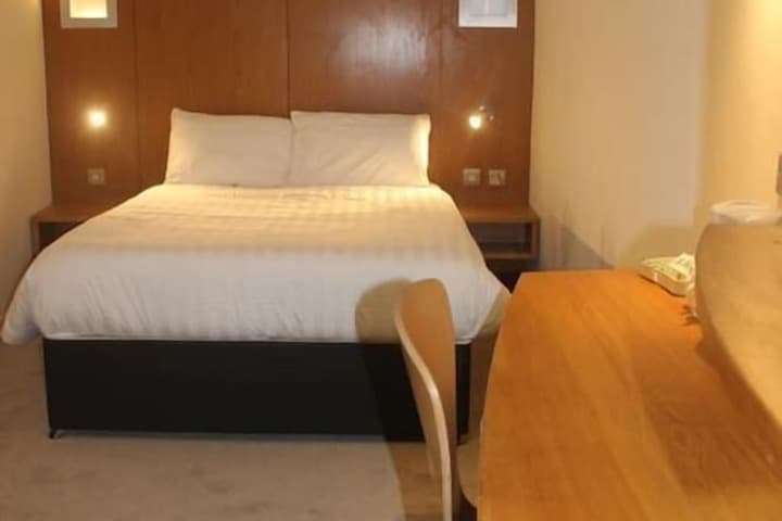 Corona Hotel Sheffield Meadowhall Image 1