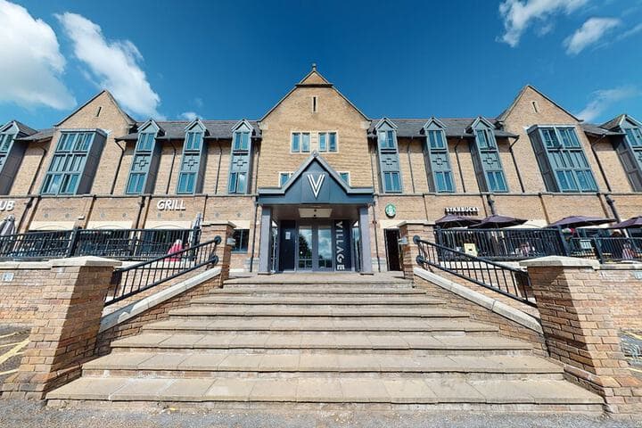 Village Hotel Leeds North Image 1