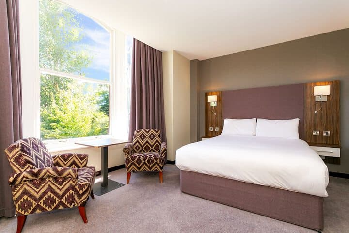 Cedar Court Harrogate Image 4