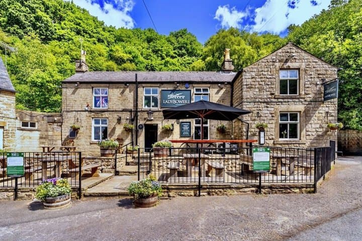 Ladybower Inn Image 1