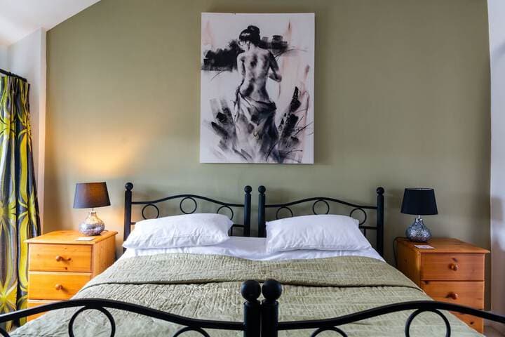 The Bull at Foolow Image 5
