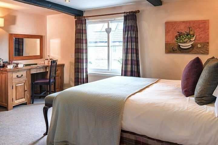 The Oak Tree Inn Image 7