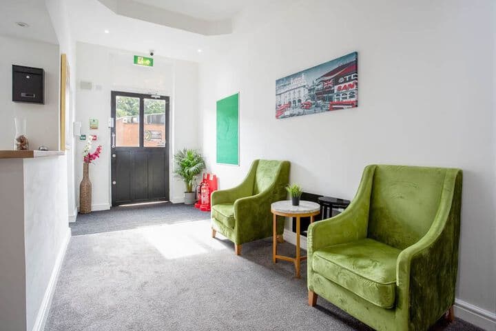 Dusties Hotel Image 5