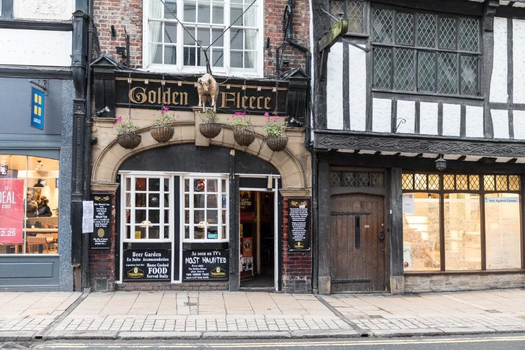 Accommodation at Golden Fleece York in york