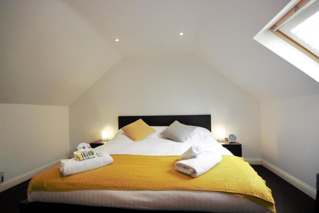 Accommodation at HU1 City Centre Hub (sleeps 6) in hull