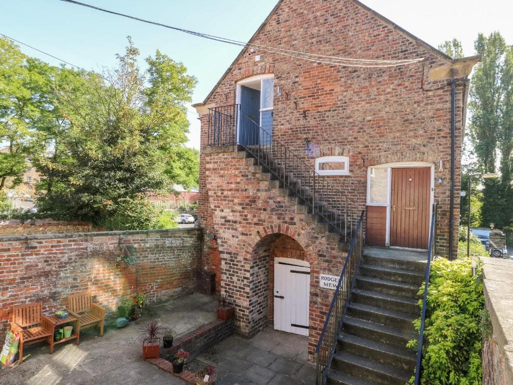 Accommodation at 2 Rodgers Mews in malton
