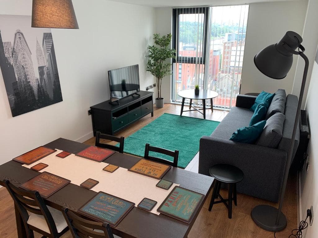 Accommodation at Sleeps up to 6, single beds available with perfect city centre location for work or leisure, Amazing city views! in sheffield