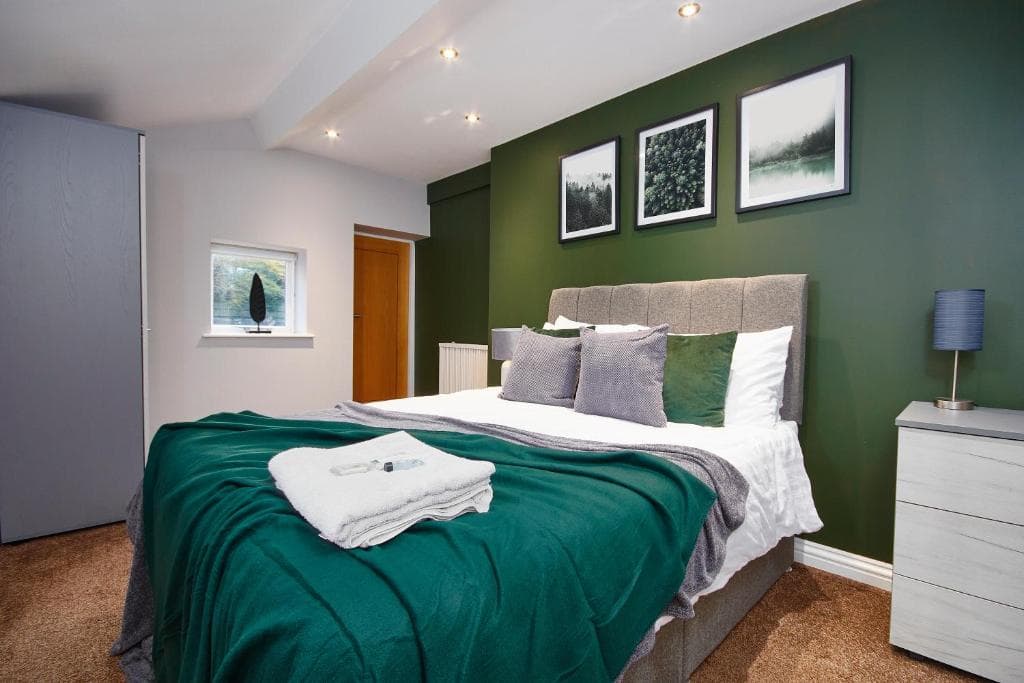 Accommodation at Large Apartment On Royal Parade - Sleeps 10 in harrogate