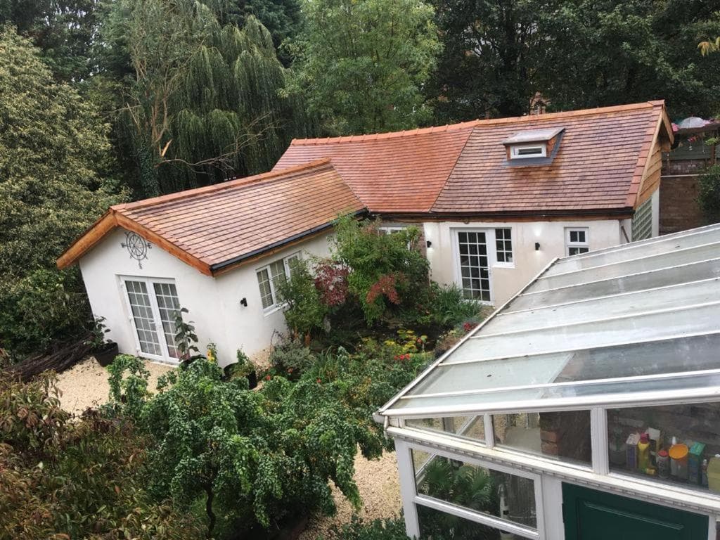 Accommodation at The LITTLE HOUSE in HULL in hull