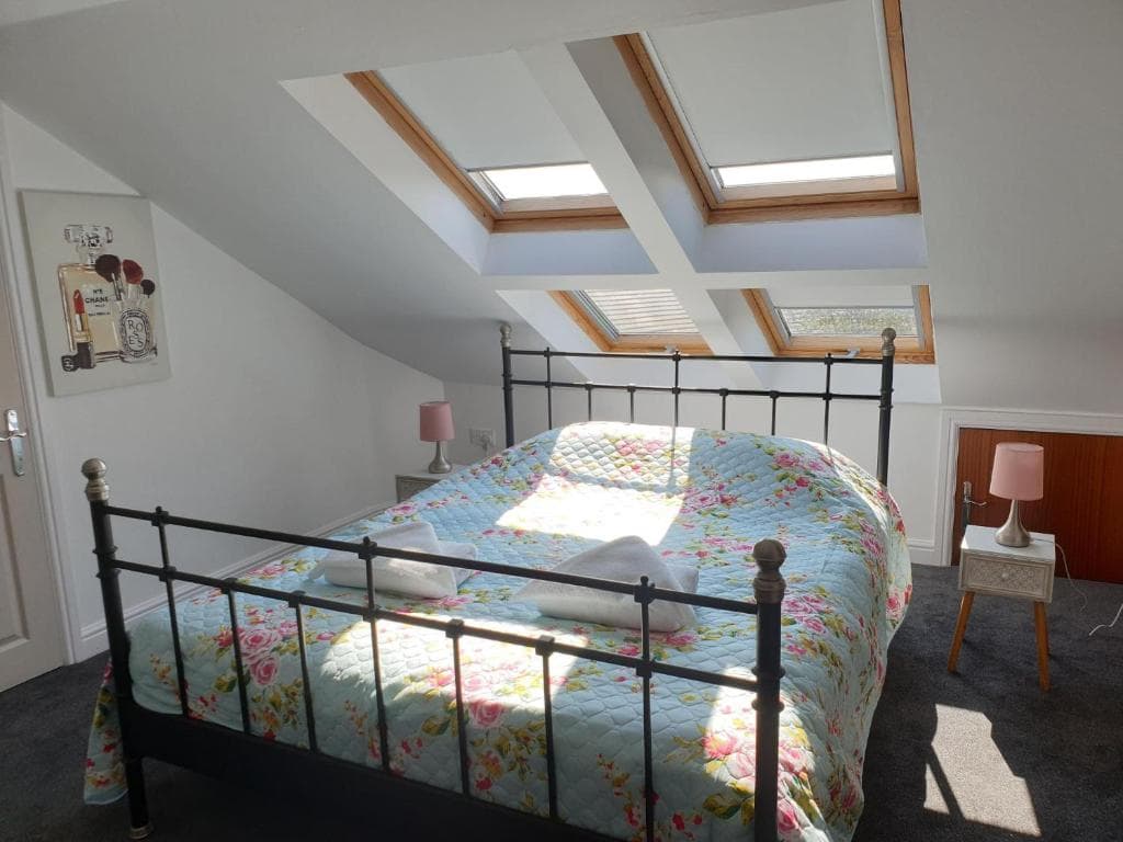 Accommodation at Golden Plover at Plover Cottage Lindley in huddersfield