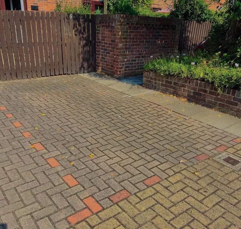 Accommodation at 5 Lockside *Free private parking* *City centre* in york