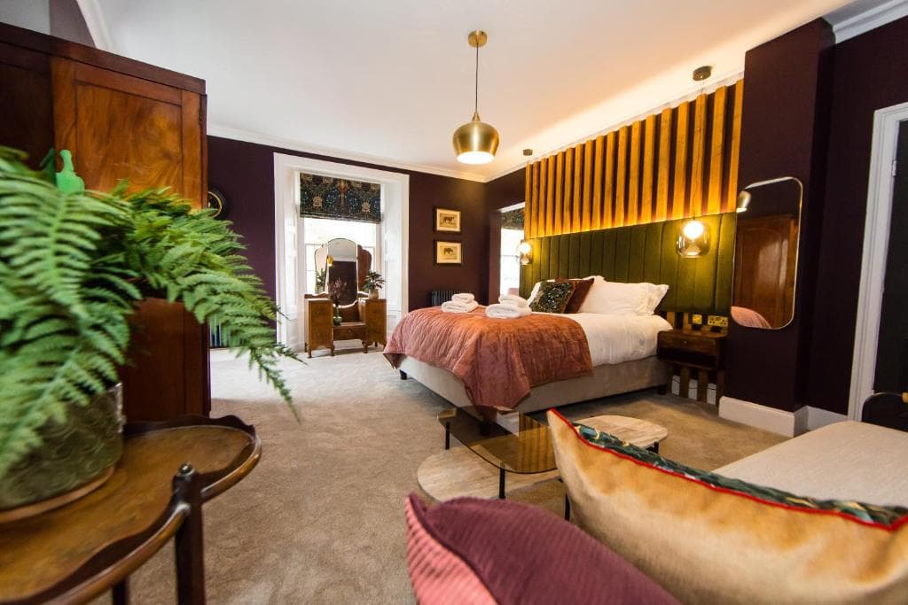 Accommodation at Skeldale House 'All Creatures Great & Small' by Maison Parfaite in askrigg