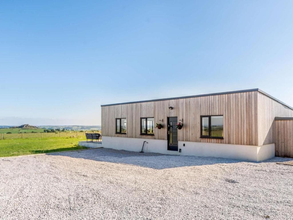 Accommodation at 2-Bed Modern Bungalow - Outstanding Country Views in harrogate