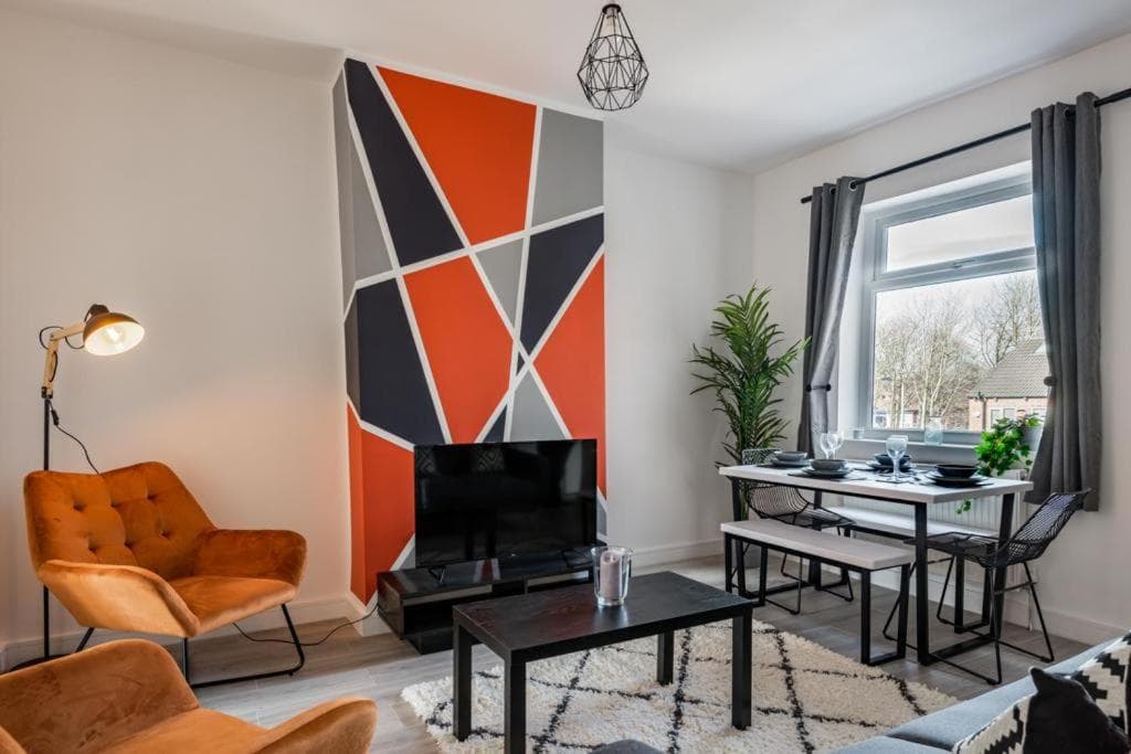 Accommodation at Hopetown Apartment-modern 2 bed with free parking in normanton