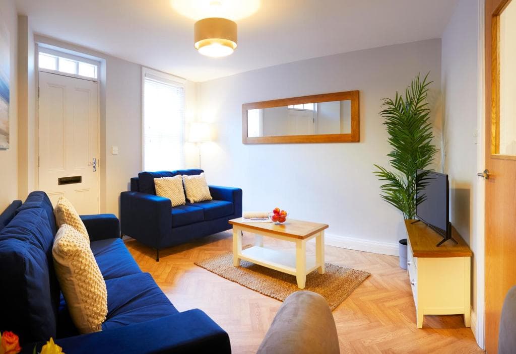 Accommodation at Charming 4-bed Townhouse on South Cliff in scarborough