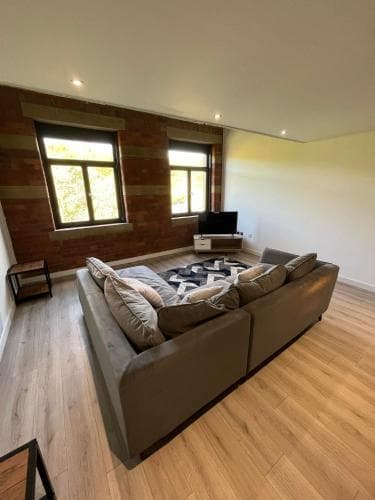 Accommodation at LUXURY NEWLY DECORATED 2 BEDROOM DUPLEX in bradford