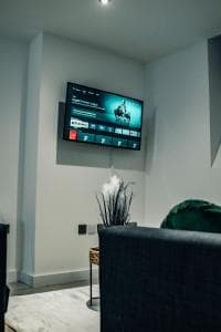 Accommodation at Bv Cosy Basement Apartment At Conditioning House in bradford