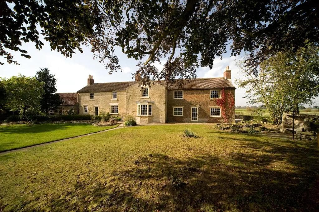 Accommodation at Pass the Keys Habton House Garden Cottage in salton