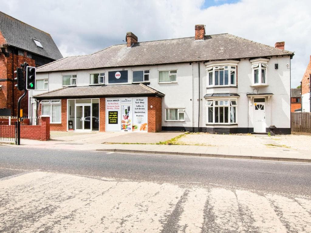 Accommodation at OYO The Longlands Hotel in middlesbrough