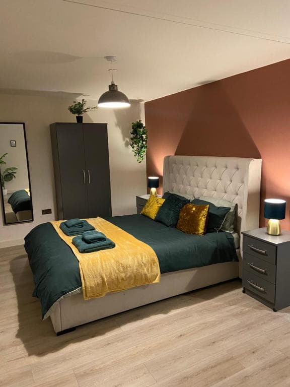 Accommodation at Home From Home Cosy 2 Bed Apartment in bradford