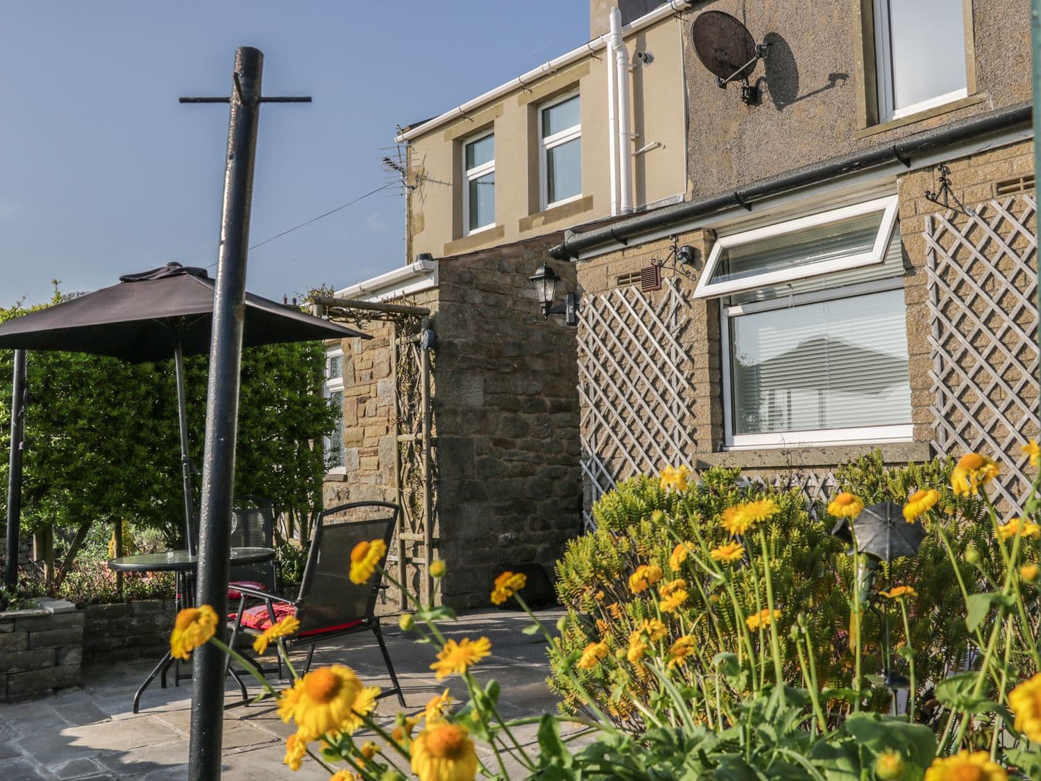 Accommodation at 3 Guys Cottages in long preston