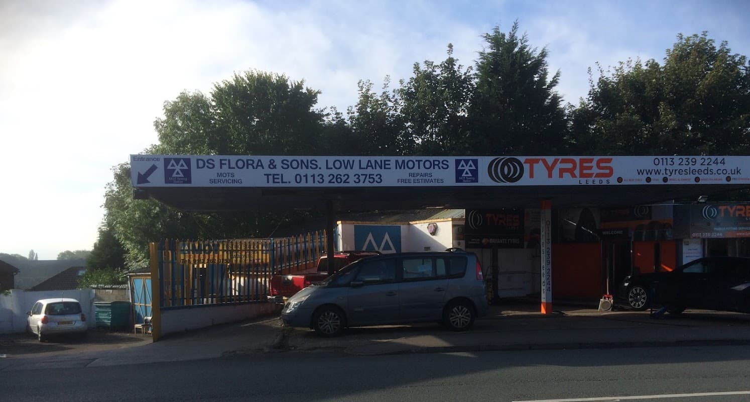 Low Lane Motor - Garages in chapel allerton