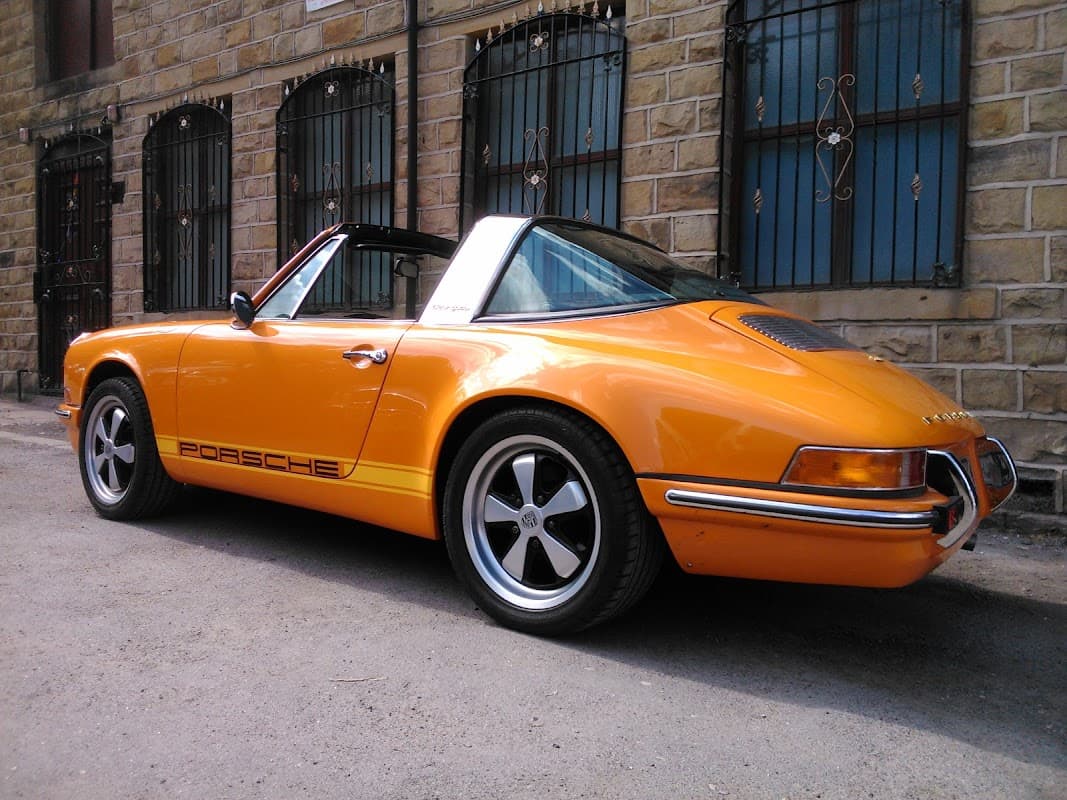 carl morton vehicle refinishing - Garages in cleckheaton